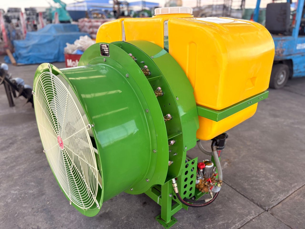 PULVERIZADORA 400LT