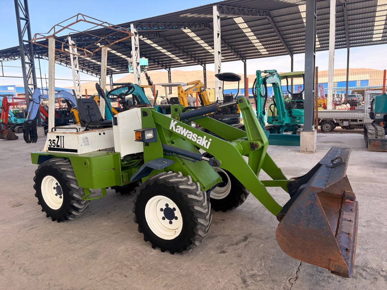 MINICARGADOR FRONTAL KAWASAKI 35ZII